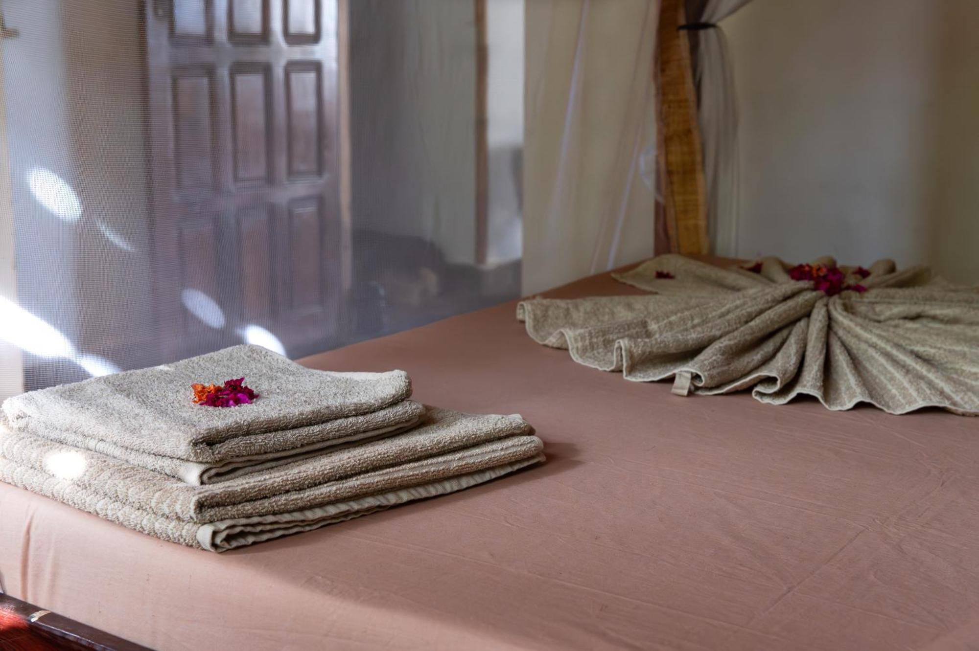 Shambala Madagascar: Beachfront Lodge And Adventures Ambolobozo Dış mekan fotoğraf