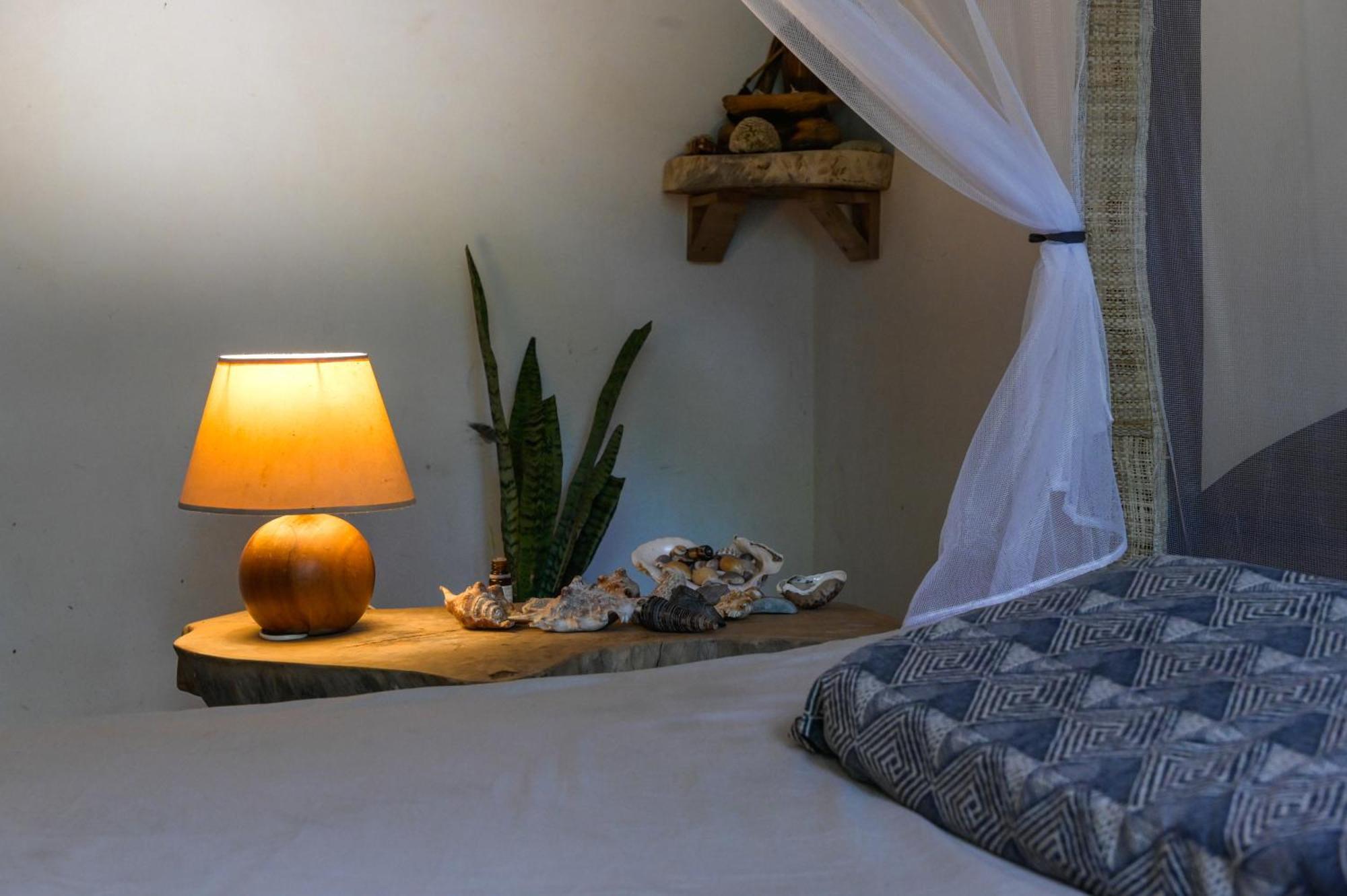 Shambala Madagascar: Beachfront Lodge And Adventures Ambolobozo Dış mekan fotoğraf