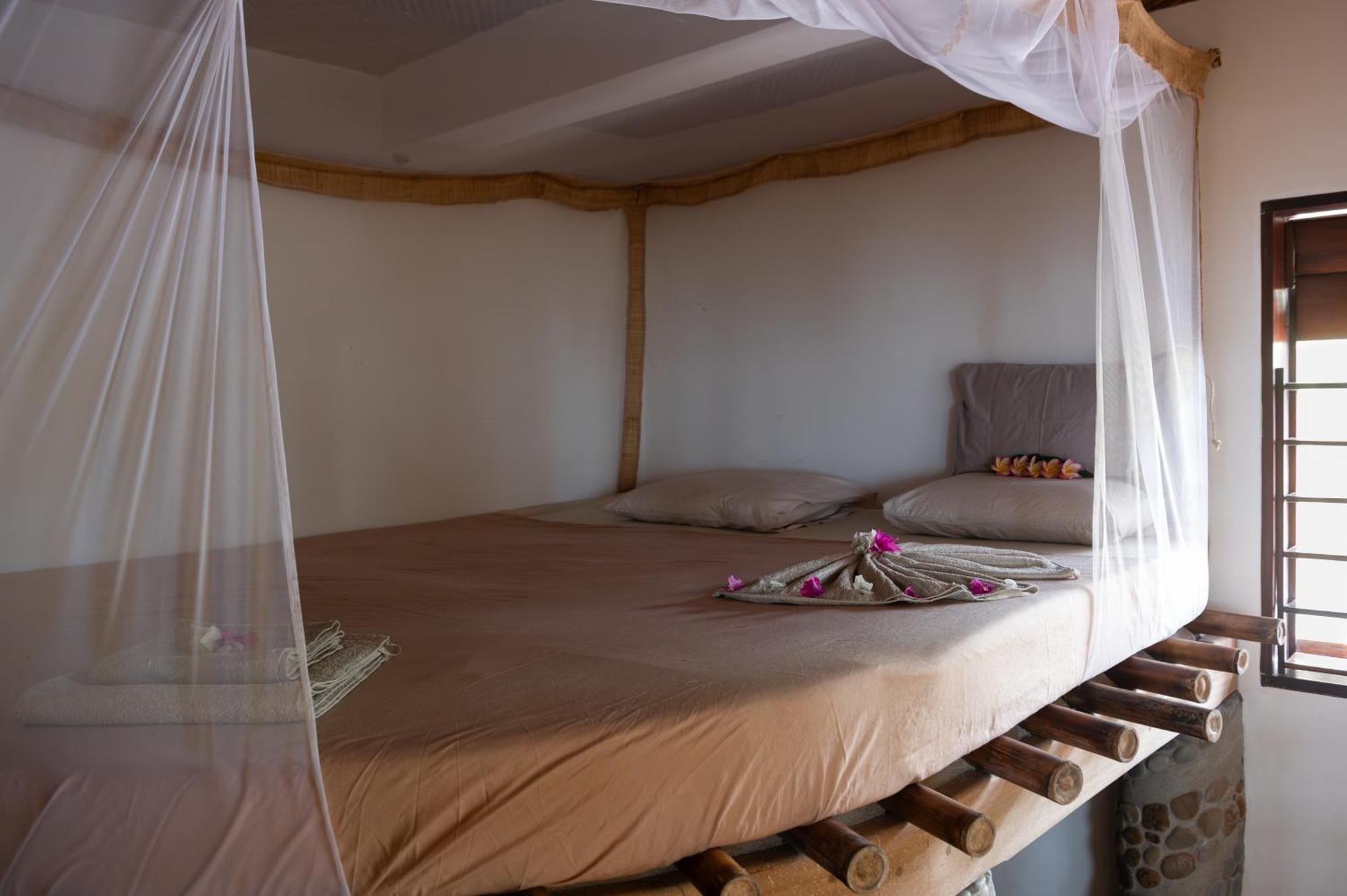 Shambala Madagascar: Beachfront Lodge And Adventures Ambolobozo Dış mekan fotoğraf