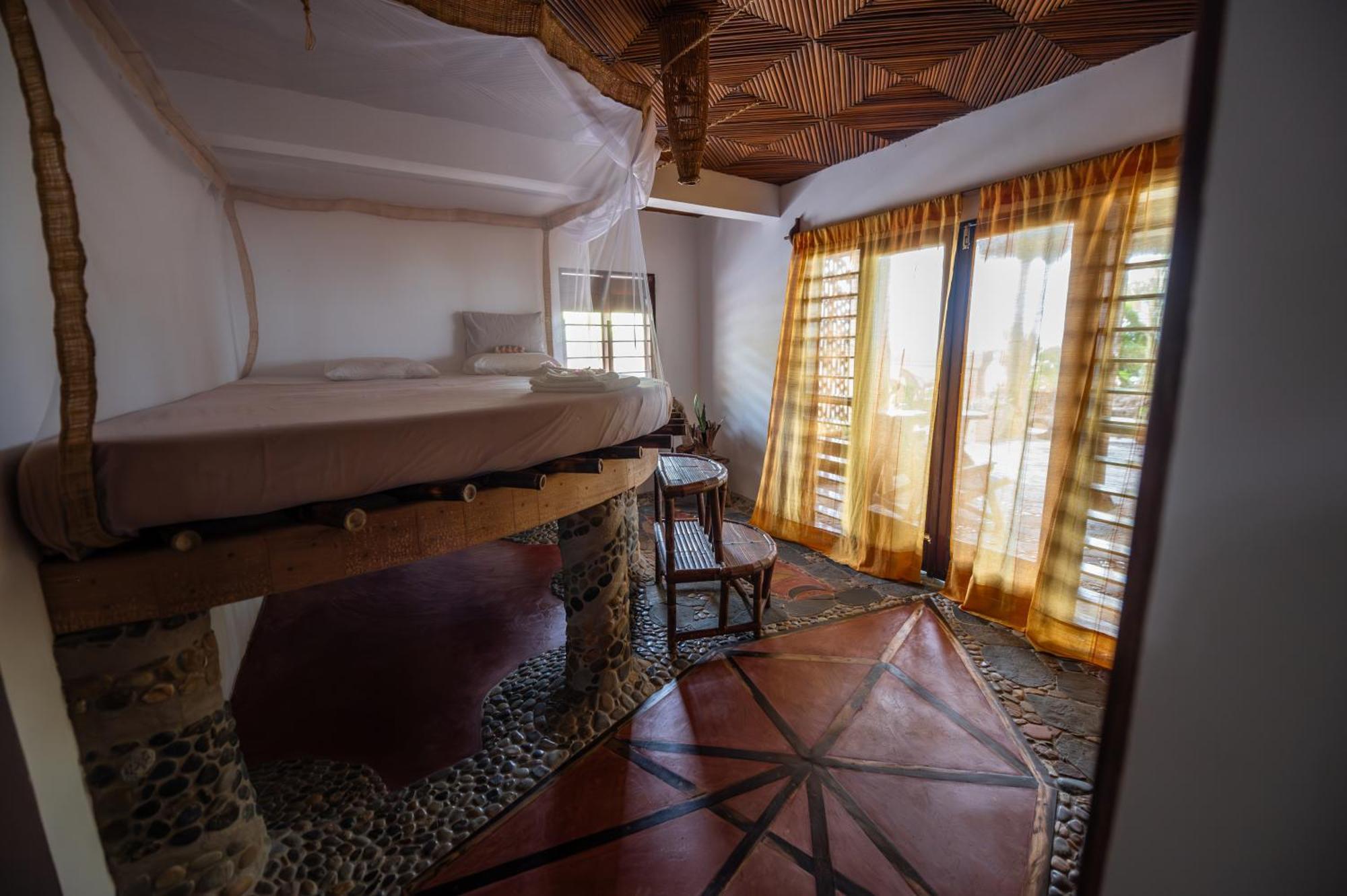 Shambala Madagascar: Beachfront Lodge And Adventures Ambolobozo Dış mekan fotoğraf