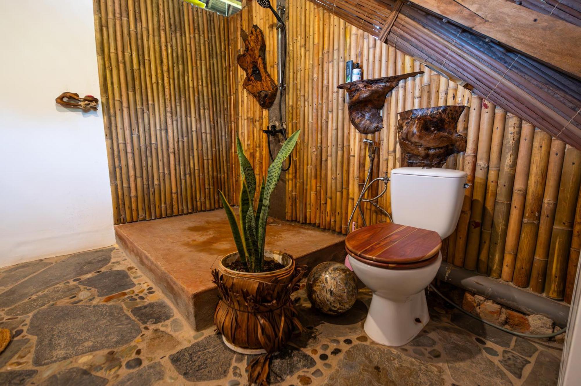 Shambala Madagascar: Beachfront Lodge And Adventures Ambolobozo Dış mekan fotoğraf
