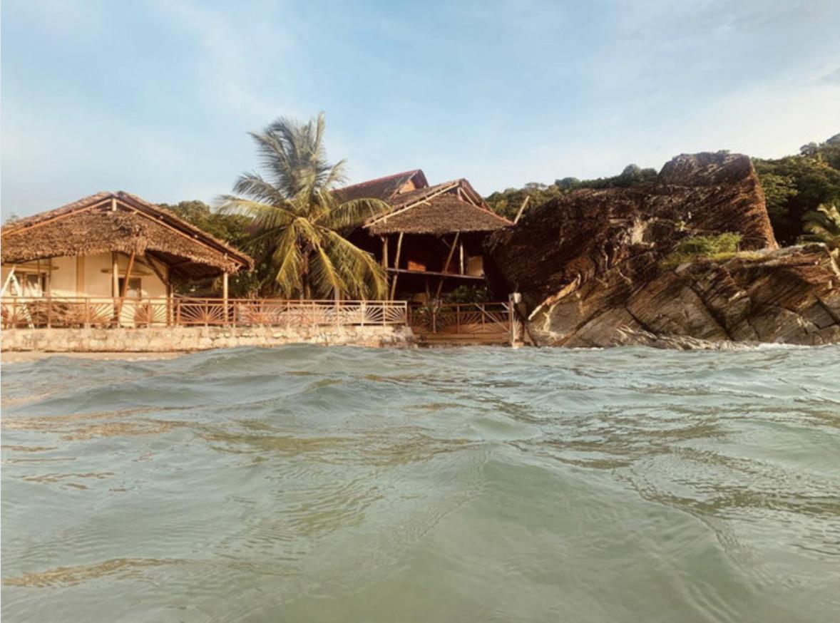 Shambala Madagascar: Beachfront Lodge And Adventures Ambolobozo Dış mekan fotoğraf